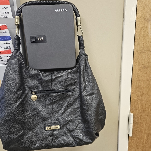 NWOT!!! Beautiful Large Hobo Style Shoulder Bag B C B by Biacci Inc - Picture 4 of 16